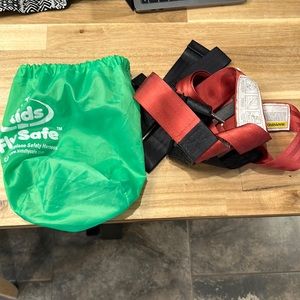 CARE airplane child belt/harness